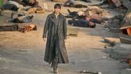 Yoo Joong Hyuk to save the world (Image via Instagram/@lotteent.movie)